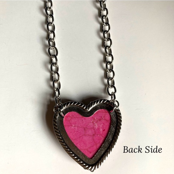 NWT Oversized Pink Heart Necklace - Picture 2 of 12